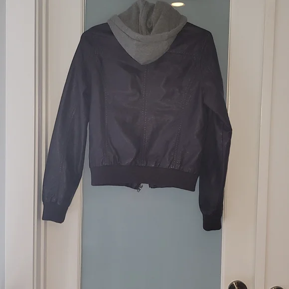 Thread supply - Picture 2 of 4